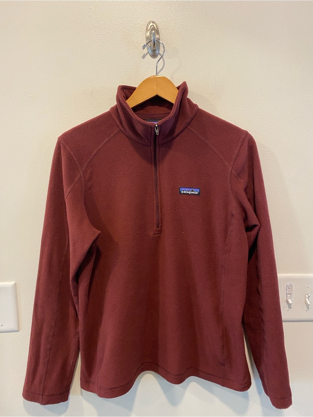 Patagonia Women's Micro D 1/4 Zip fleece pullover size medium maroon outdoors